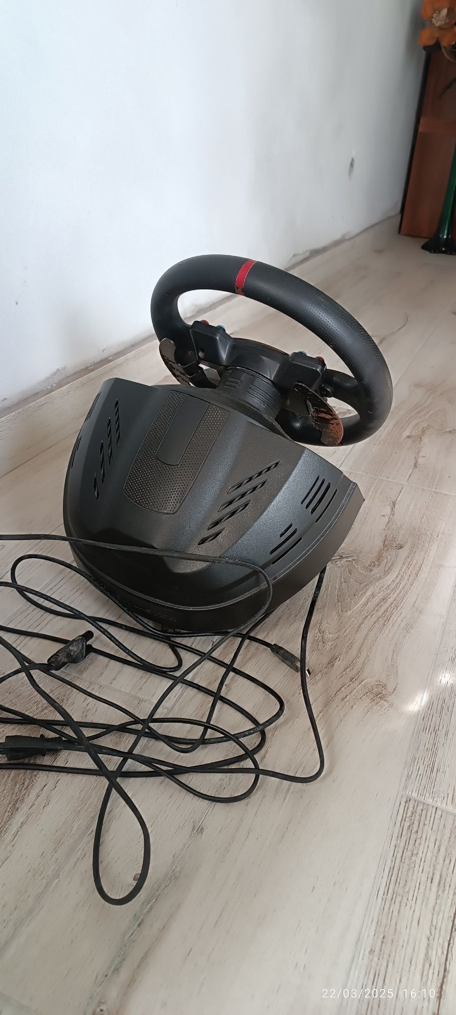 Thrustmaster T300 (Base+Volante)