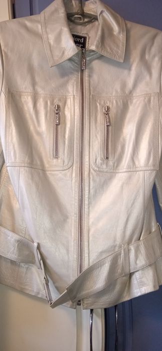 Кожана куртка жіноча