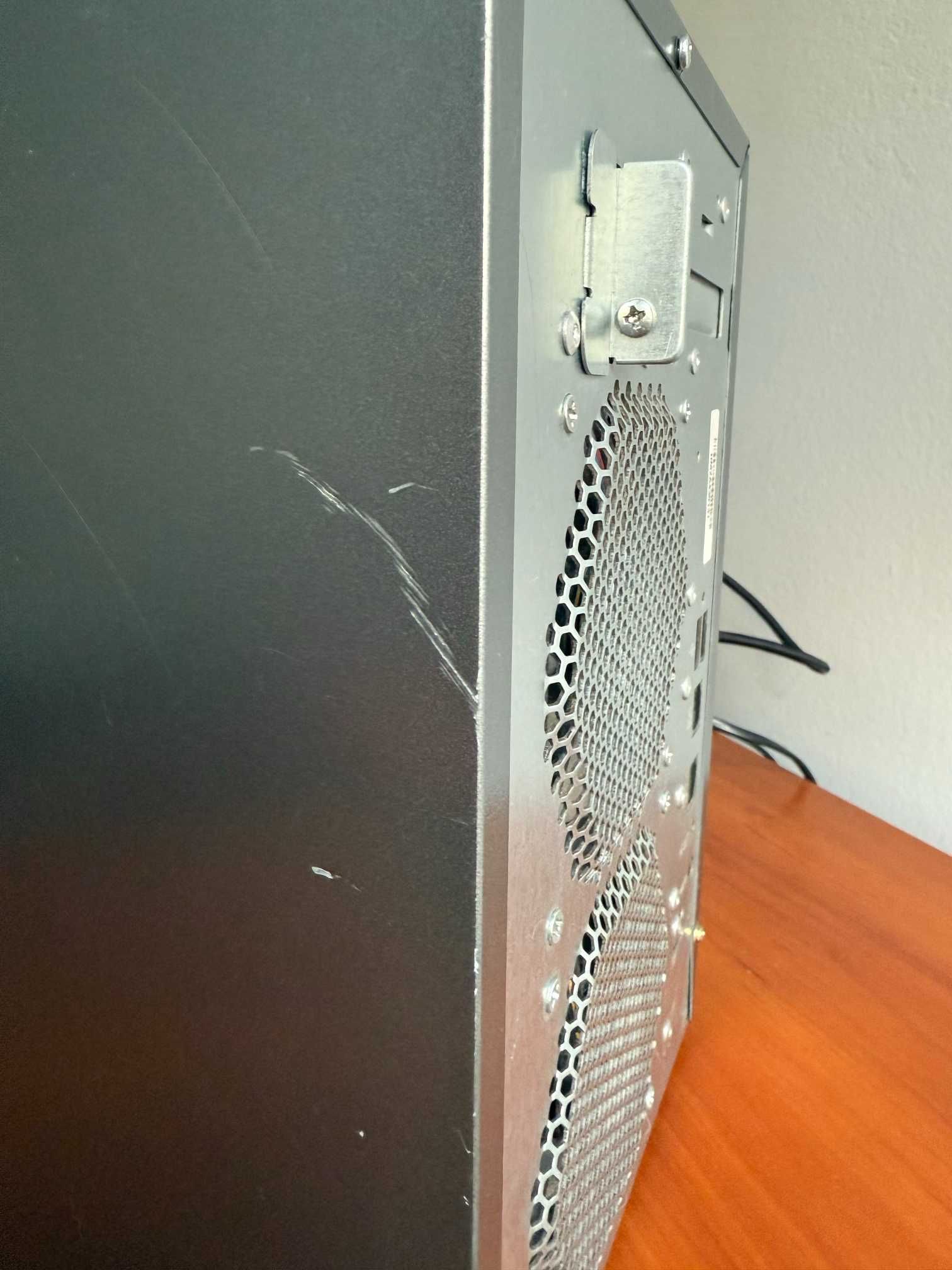 Serwer NAS na 6 dysków Iomega StoreCenter PX4-300D w dobrym stanie