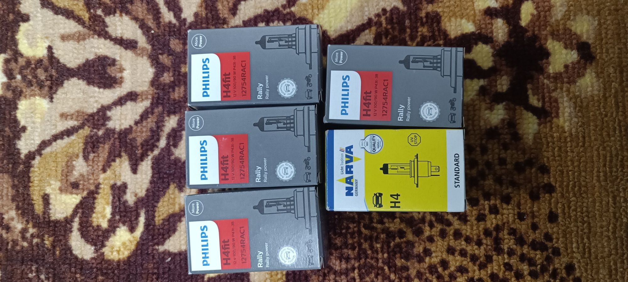 Продам лампочки Н4