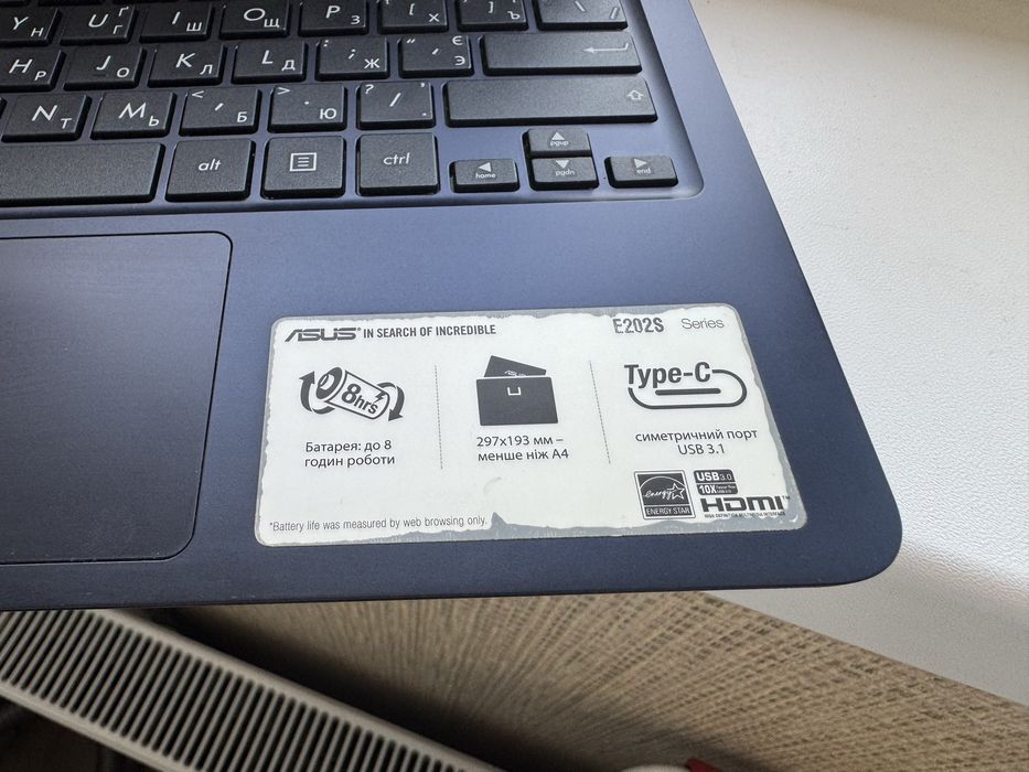 Продам ноутбук Asus E202S 11.6