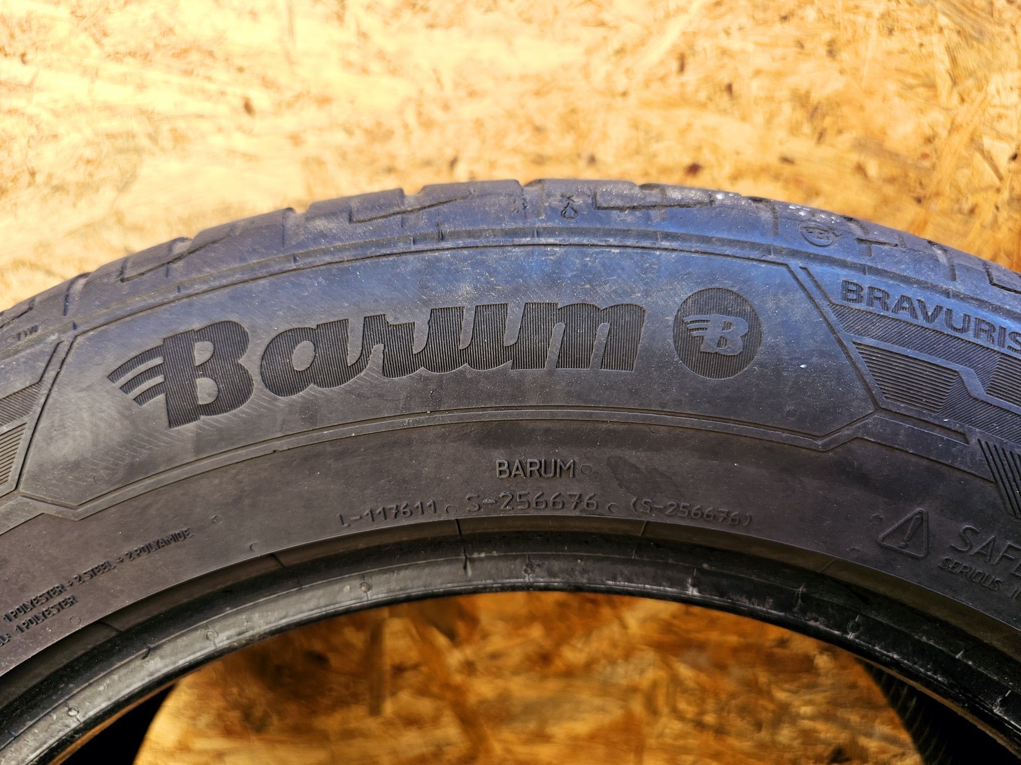 BDB Stan!!  6,8mm. 225/55 r17 XL Barum Bravuris 5HM.  2020rok.