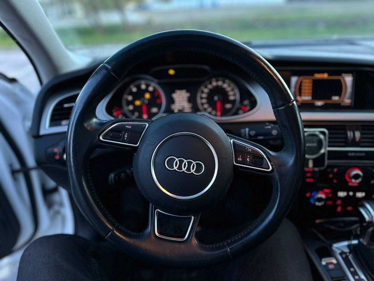 Audi A4 b8 S-line