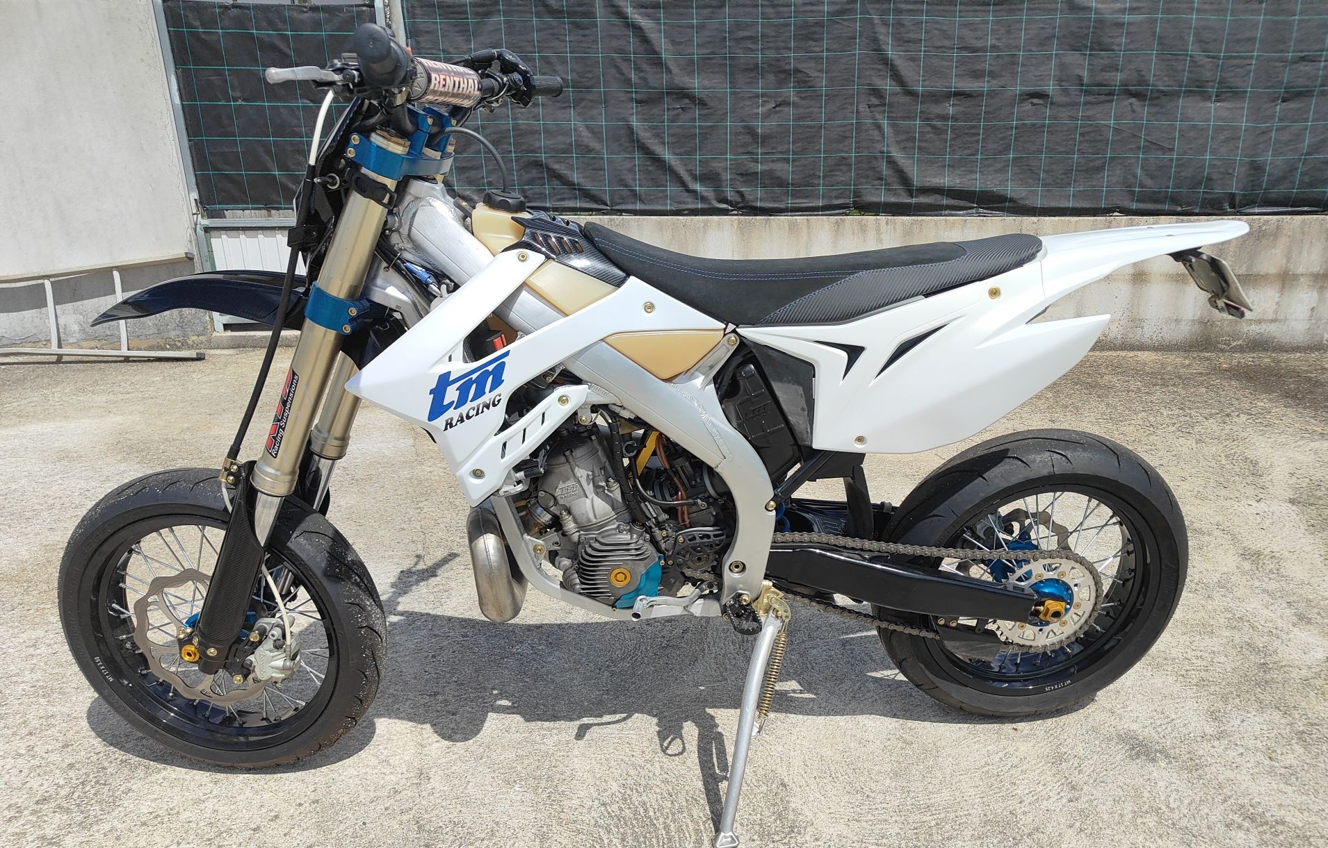 TM Racing EN 300