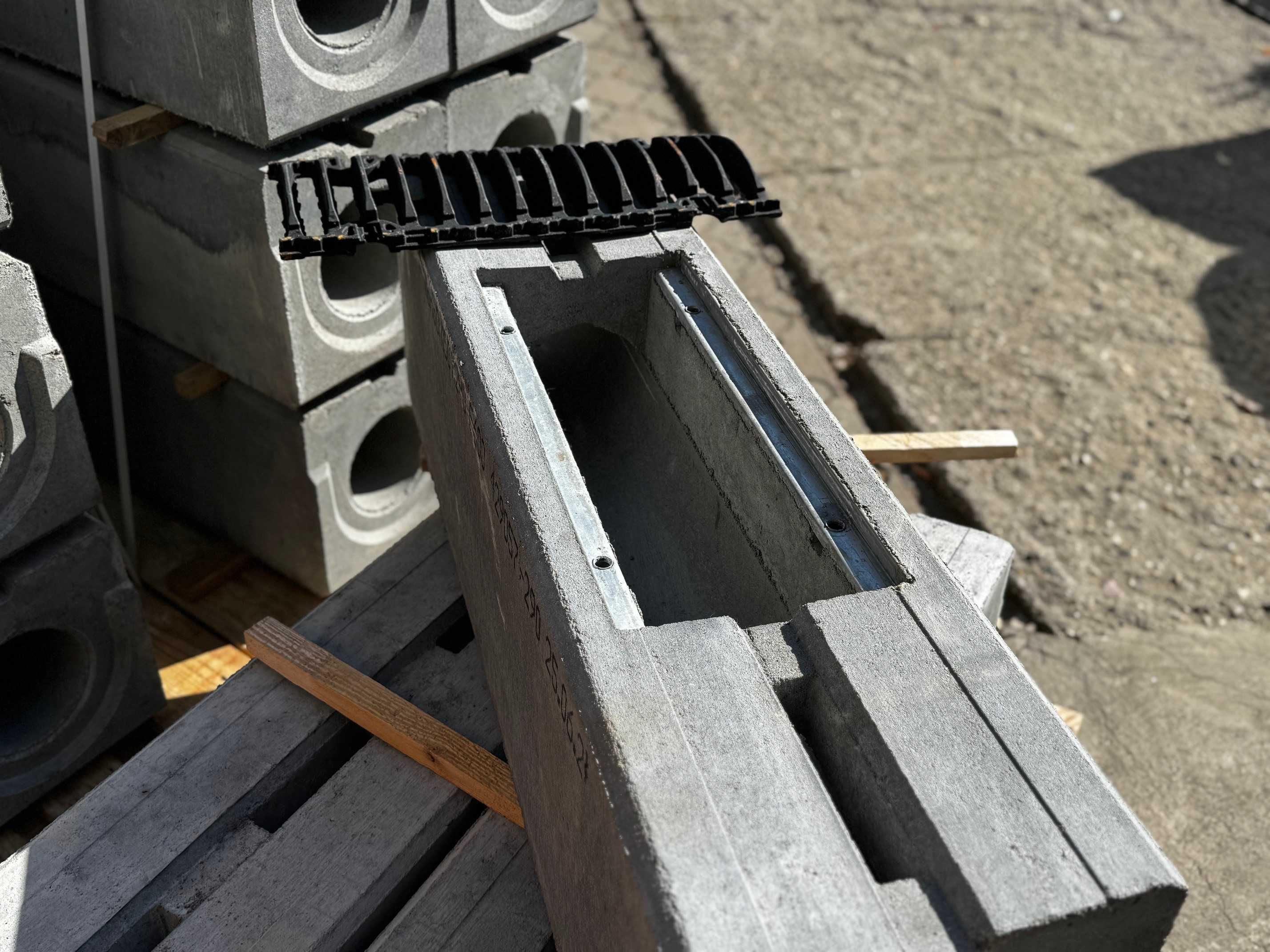Odwodnienie liniowe Monoblok betonowy DN150 kl. D400 / E600