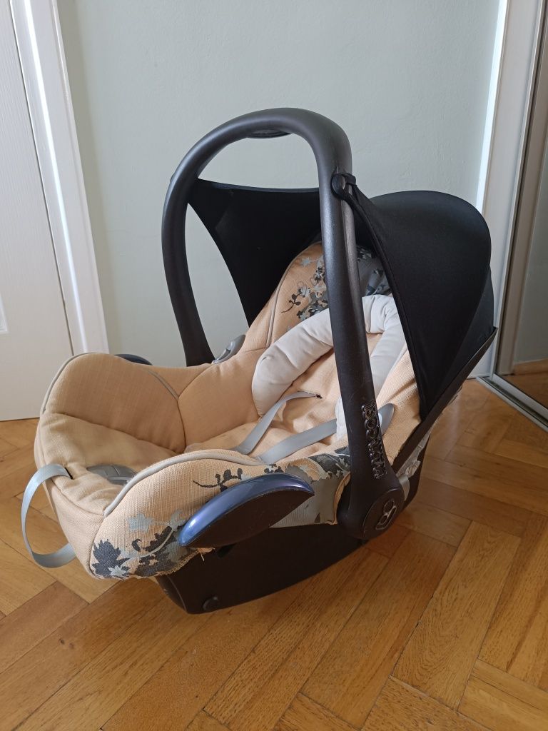 Fotelik Maxi Cosi z bazą Isofix