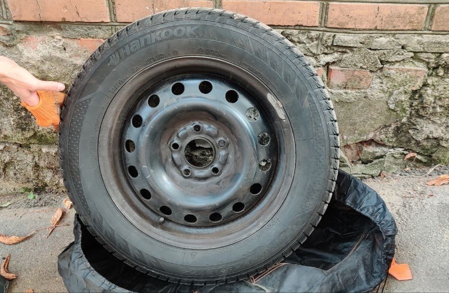 Зимня гума/зимняя резина hankook winter i*cept iz2 r16
