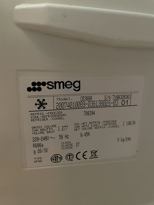 Frigorifico combinado Smeg CR308A de encastre com avaria no congelador