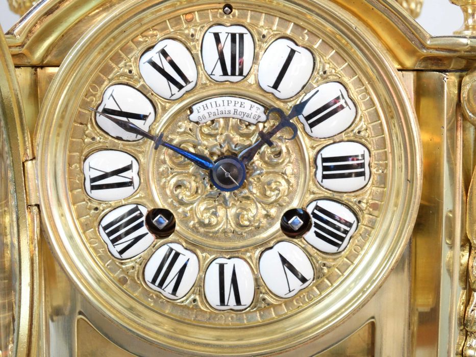 Камінний бронзовий в позолоті годинник XIX століття в стилі Луї XVI