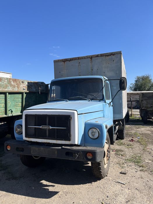 Продеється Газ 3307