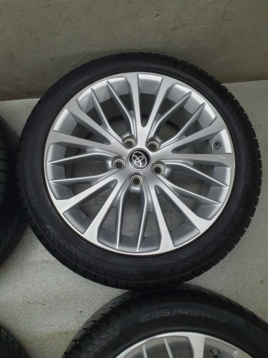 Продам комплект дисків 5х114,3 з шинами NOKIAN TYRES 235/45/R18