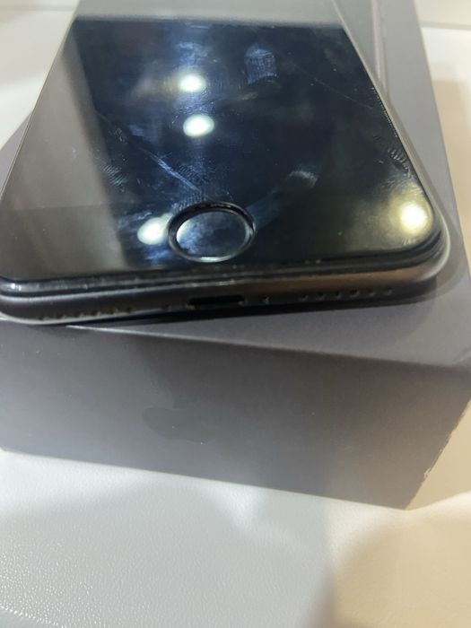 Iphone 8 -64gb б/в