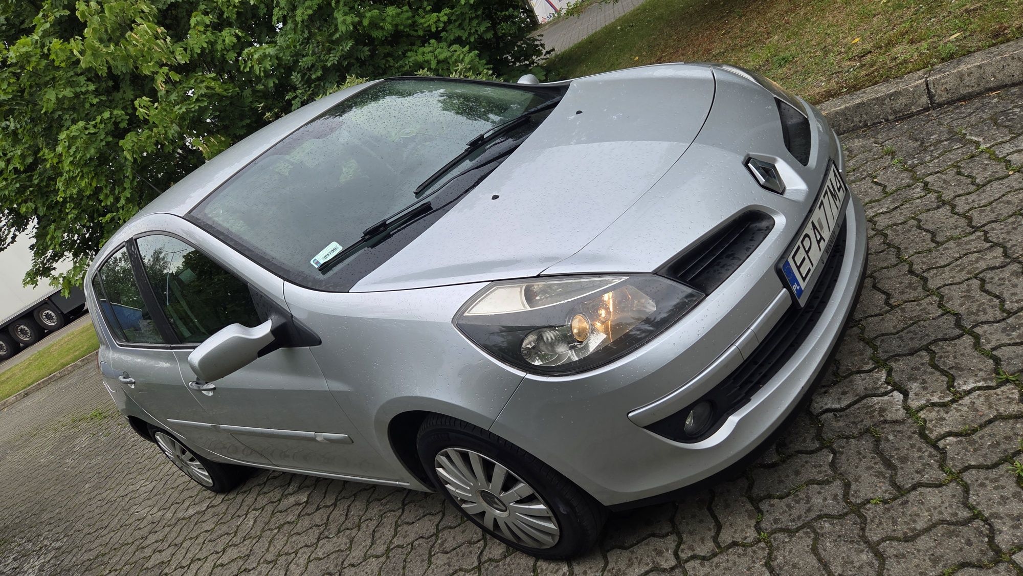 Renault Clio 1.2 75 KM Benzyna Climatronic
