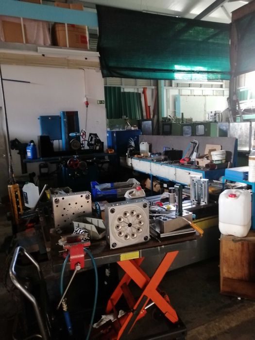 Empresa de moldes  se vende por reforma dos socios