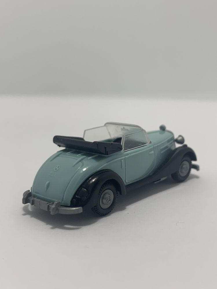 Mercedes 170 S da Praliné na escala H0 1/87