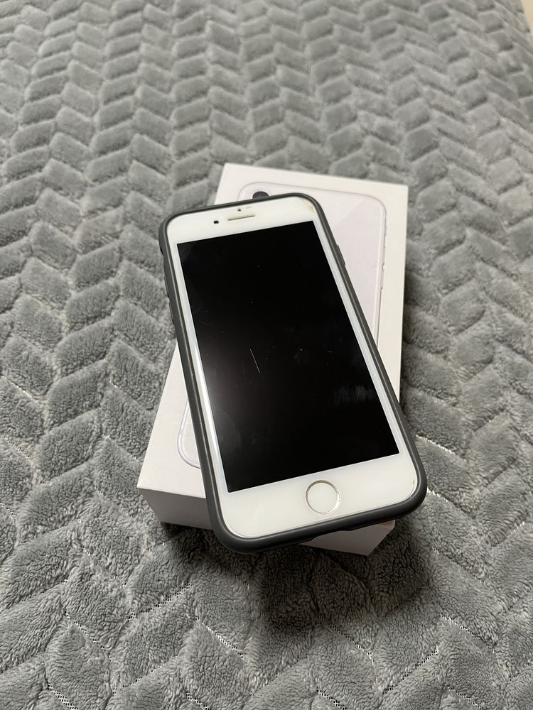 Продам Iphone 8 Silver 256gb