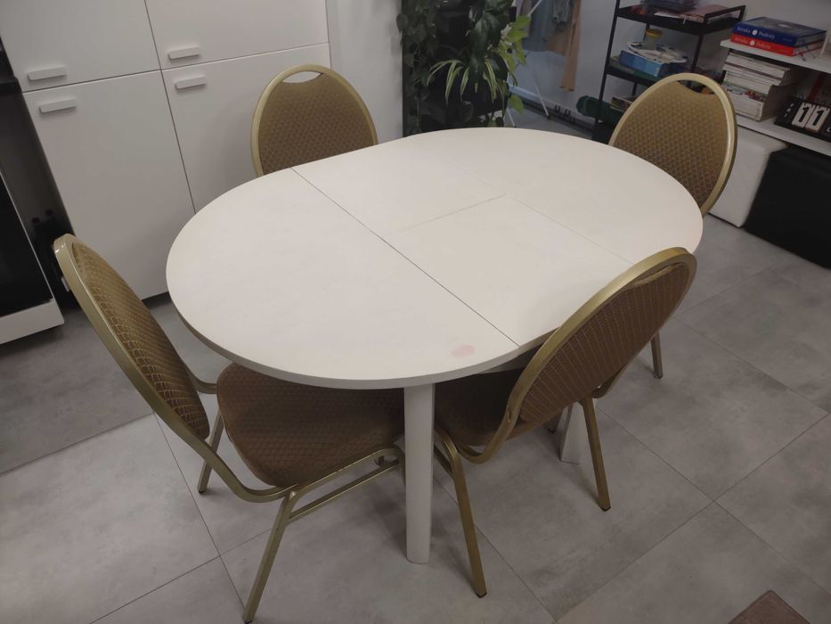 Sprzedam solidny drewniany stół rozkładany z PRL