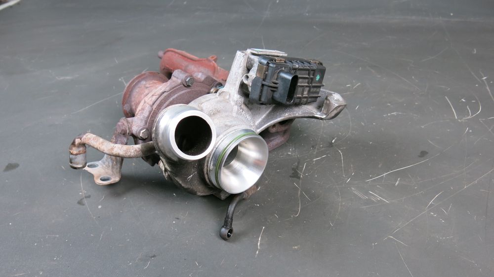 BMW E90 E91 2.0d N47 Turbina turbosprężarka Garrett