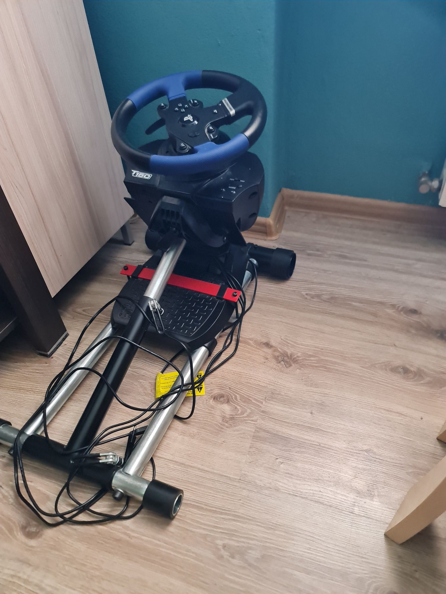 Thrustmaster T150 kierownica z pedałami i stojakiem