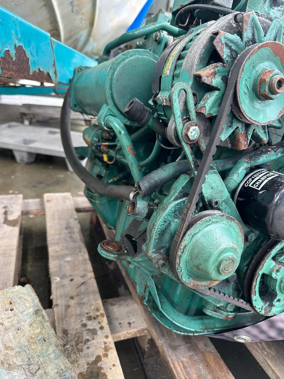 Motor barco Volvo penta 2003T 2900h a funcionar , removido de beneteau