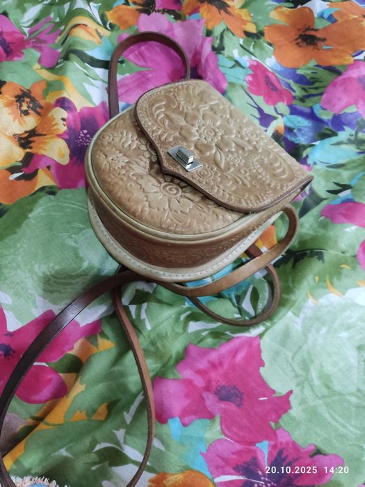 Сумочка женская  кожаная