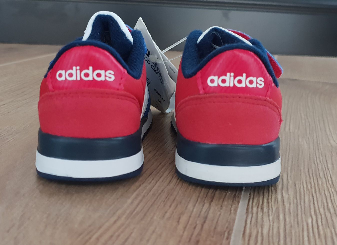 Adidas buty dziecięce 18