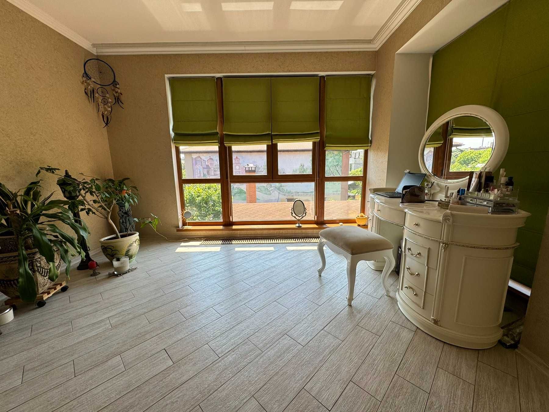 Цегляний будинок, центральна частина Полтави, 400 м², євроремонт