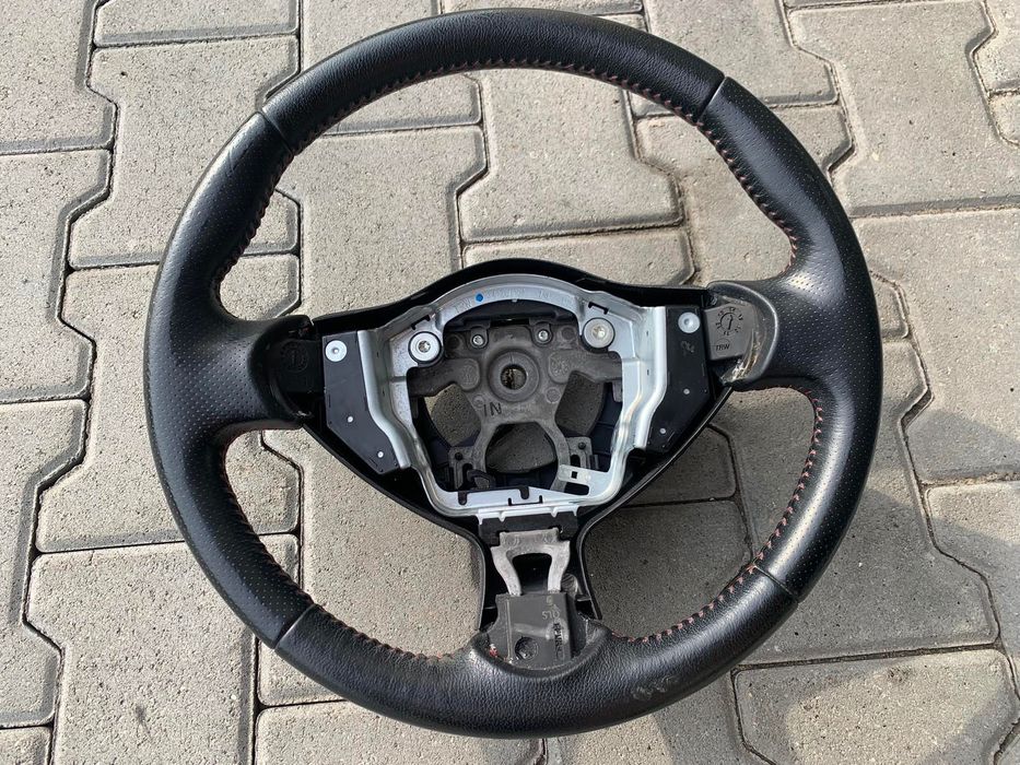 Руль Ниссан жук разборка Nissan juke в отличном состоянии кермо