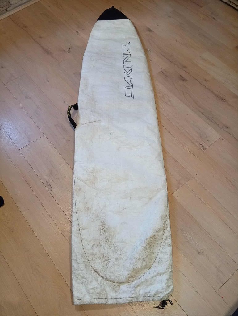 Prancha de surf em bom estado foi recuperada .