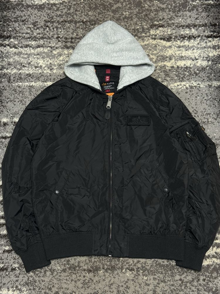 Оригінальний бомбер куртка Alpha Industries