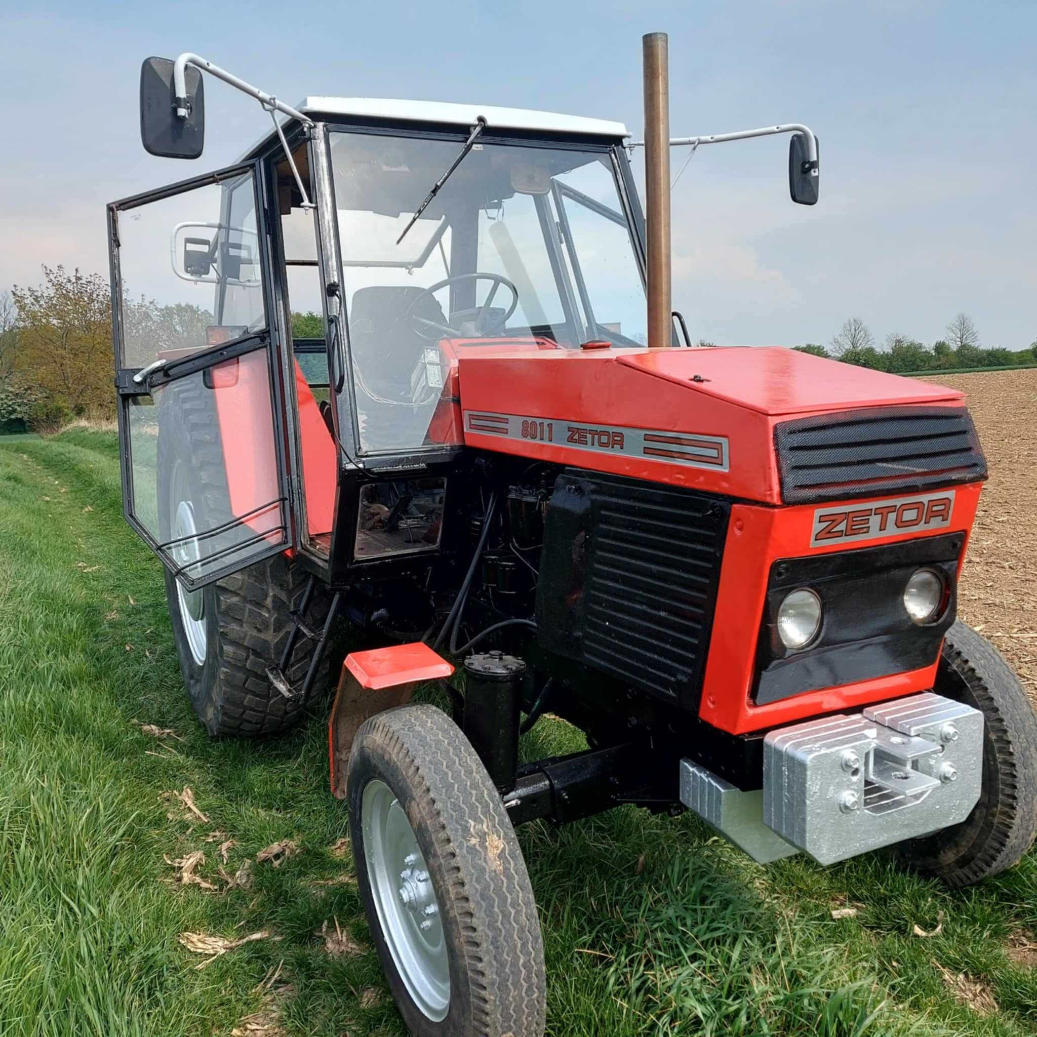 Zetor, Ursus 8011 Turbo z transportową skrzynią
