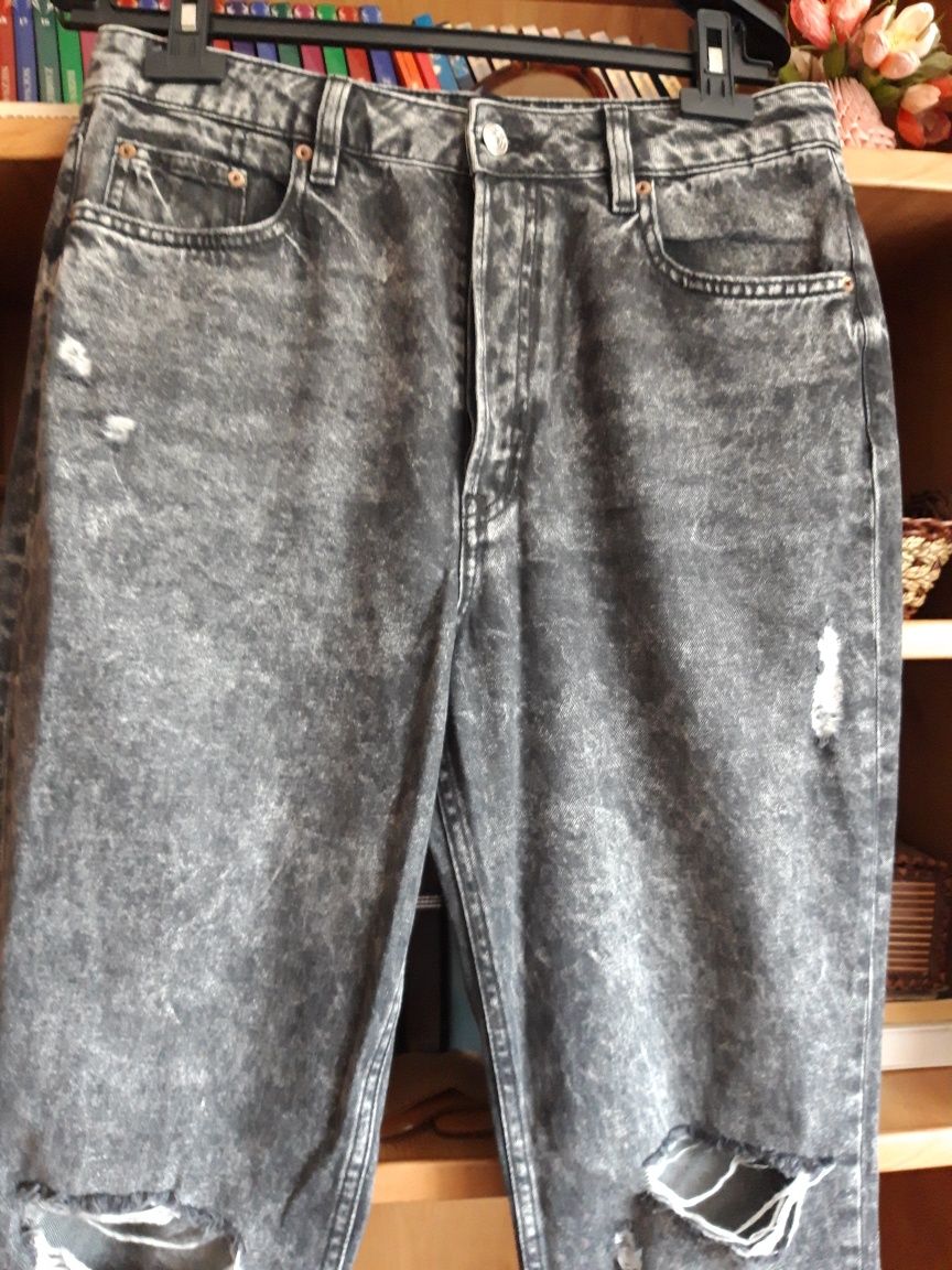 Śliczne, modne  jeansy mom z wysokim stanem rozmiar 42/44/46  xl  H&M