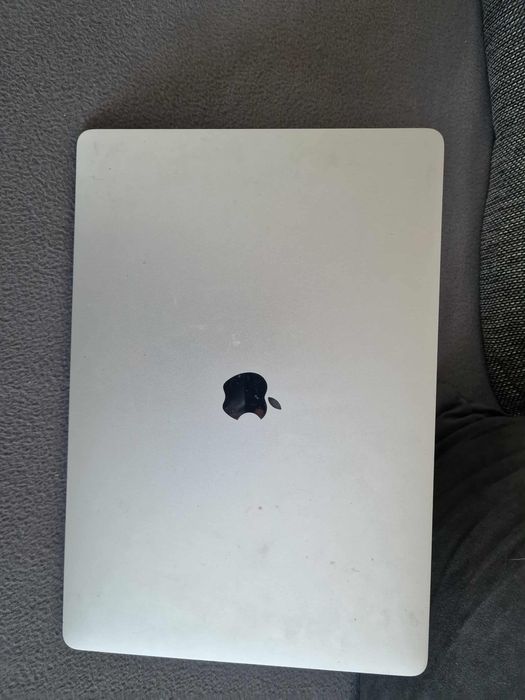 Mac book pro 17 2018r