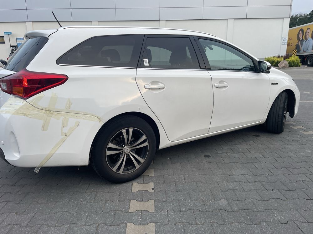 Toyota Auris Hybrid Kombi Premium CVT 2014