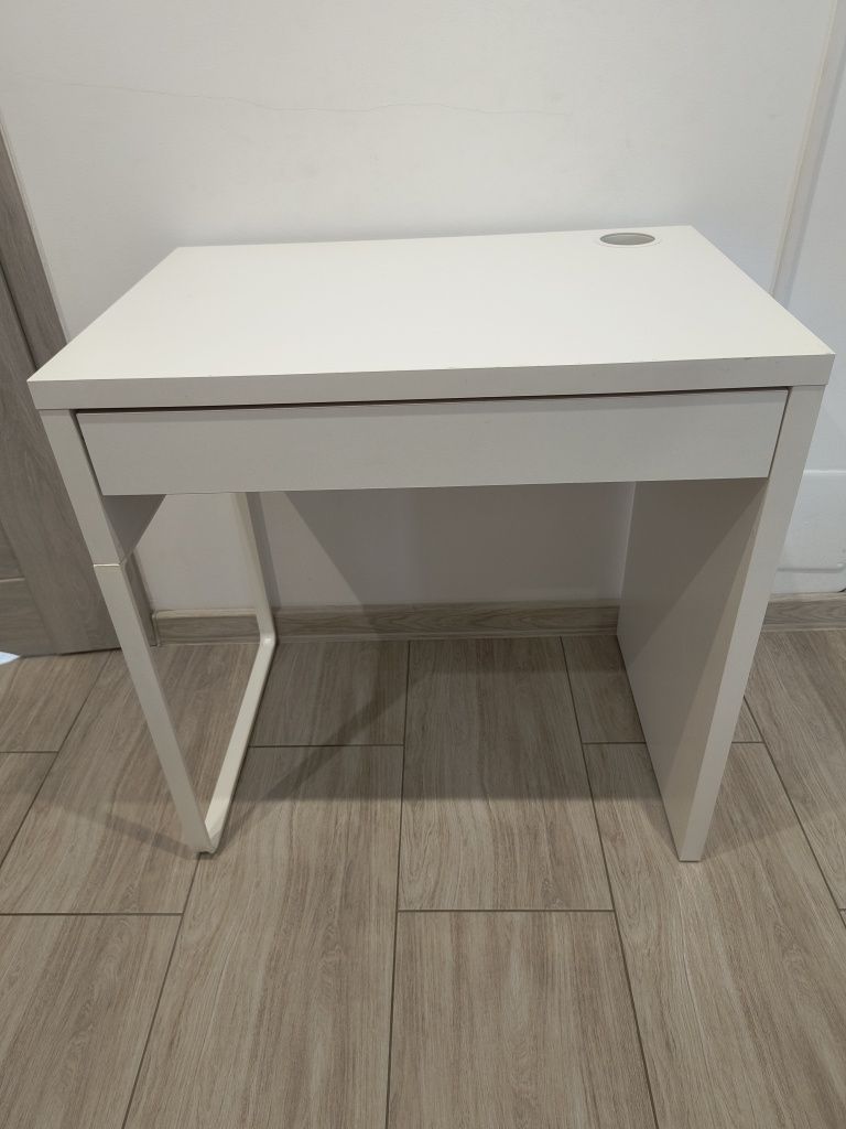 Biurko IKEA z jedną szufladą