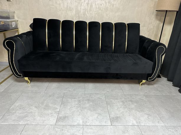 Sofa glamur zlote dodatki