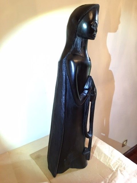 Nossa Senhora Africana escultura em pau preto dos anos 50, peça única