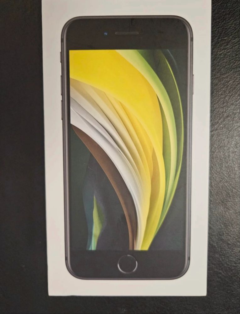 iPhone SE z 2020 roku w pełno sprawny
