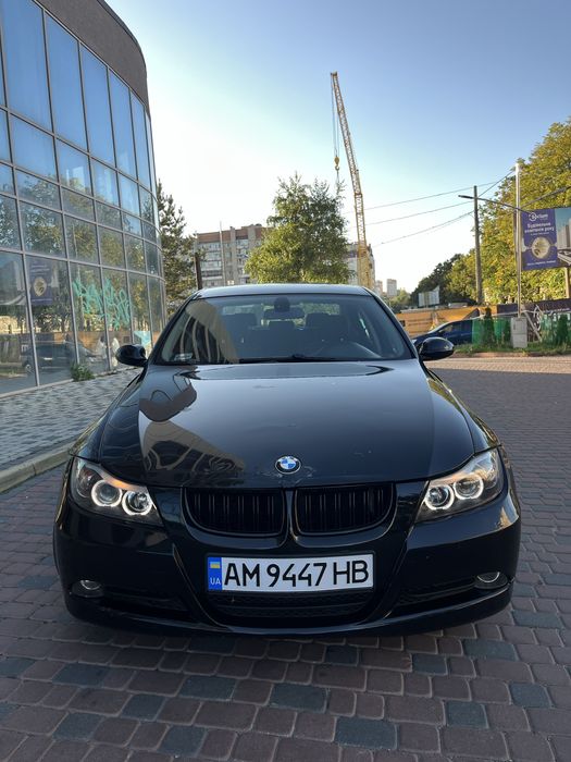 Продам BMW E90, 2.0D
