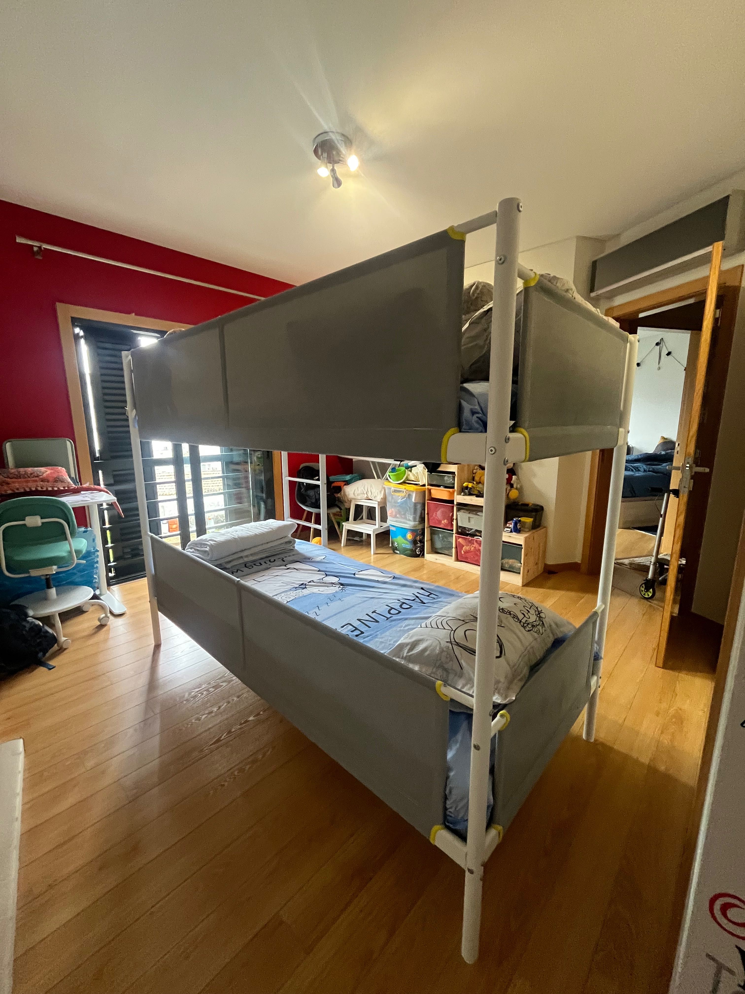 Bunk Bed de metal com Colchões