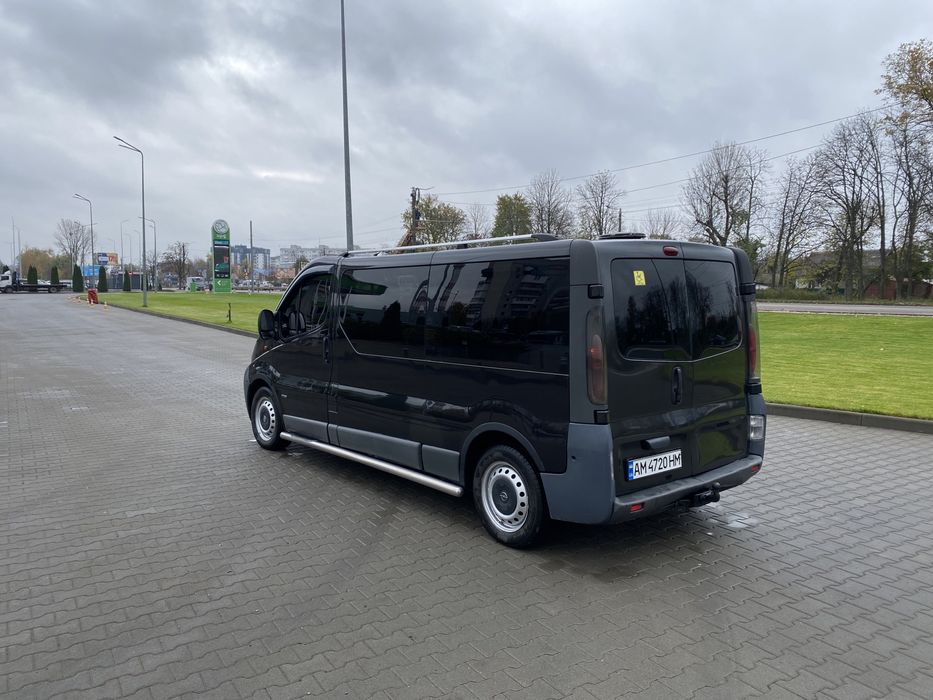 Продам Opel Vivaro 1,9 maxi база