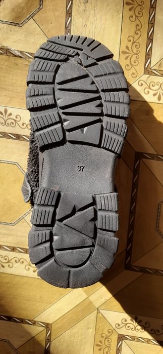 Продам Туфлі-кросовки