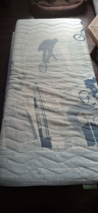 Materac 90×200 Hilding BRAKEDANCE
90X200, wyprane w nienagannym stanie