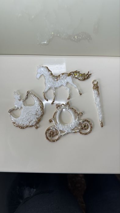 Іграшки на ялинку, ялинкові прикраси, іграшка коник