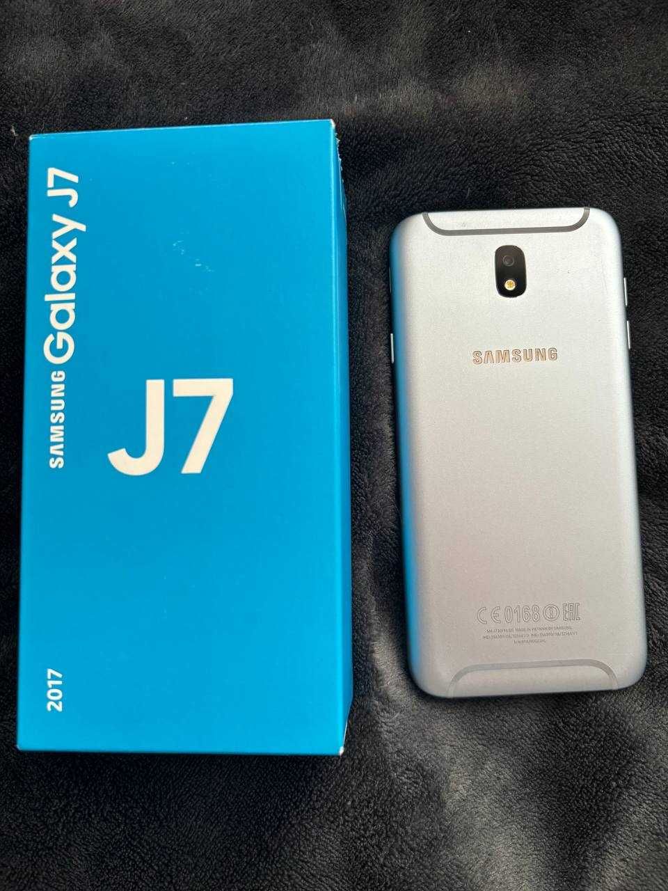 Телефон Samsung J7  2017