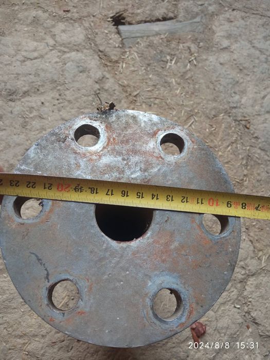 Продам  фланецьь