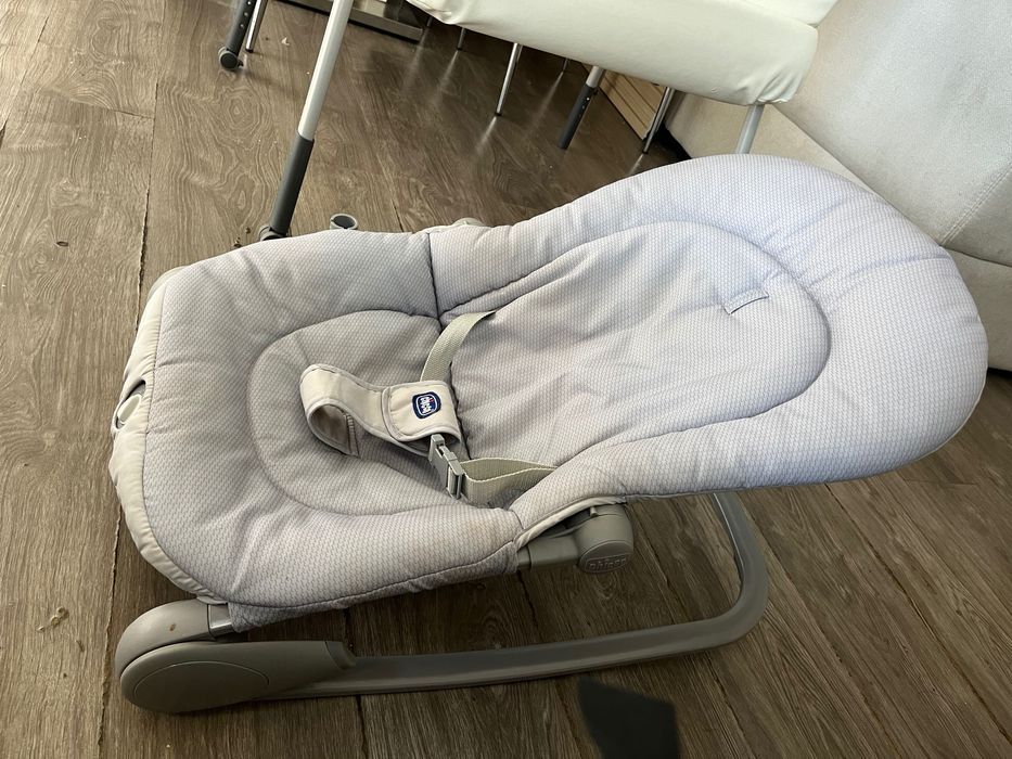 Espreguiçadeira vibratória  bebé Chicco ,
