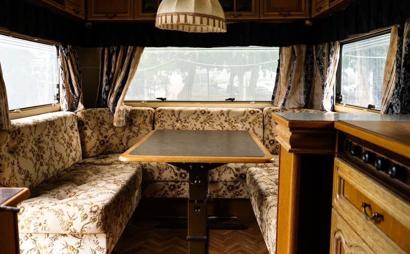 Продам трейлер вагончик, дім на колесах Hobbby Prestige 545 Ti