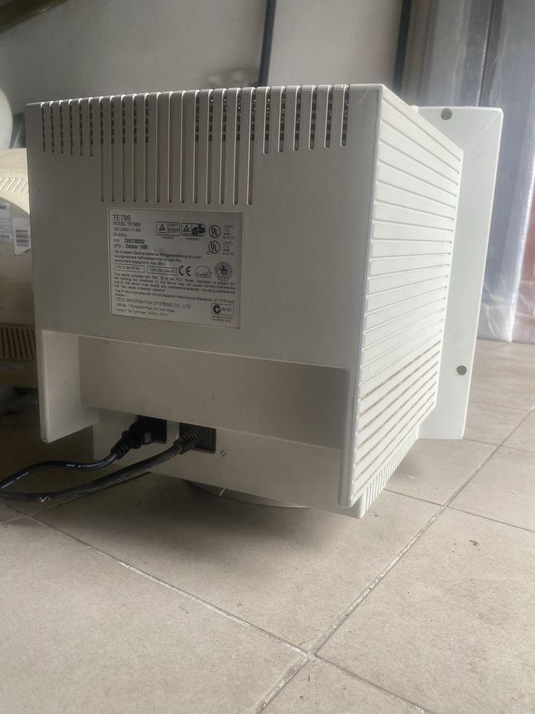 Relisys TE 796 monitor CRT do starego komputera