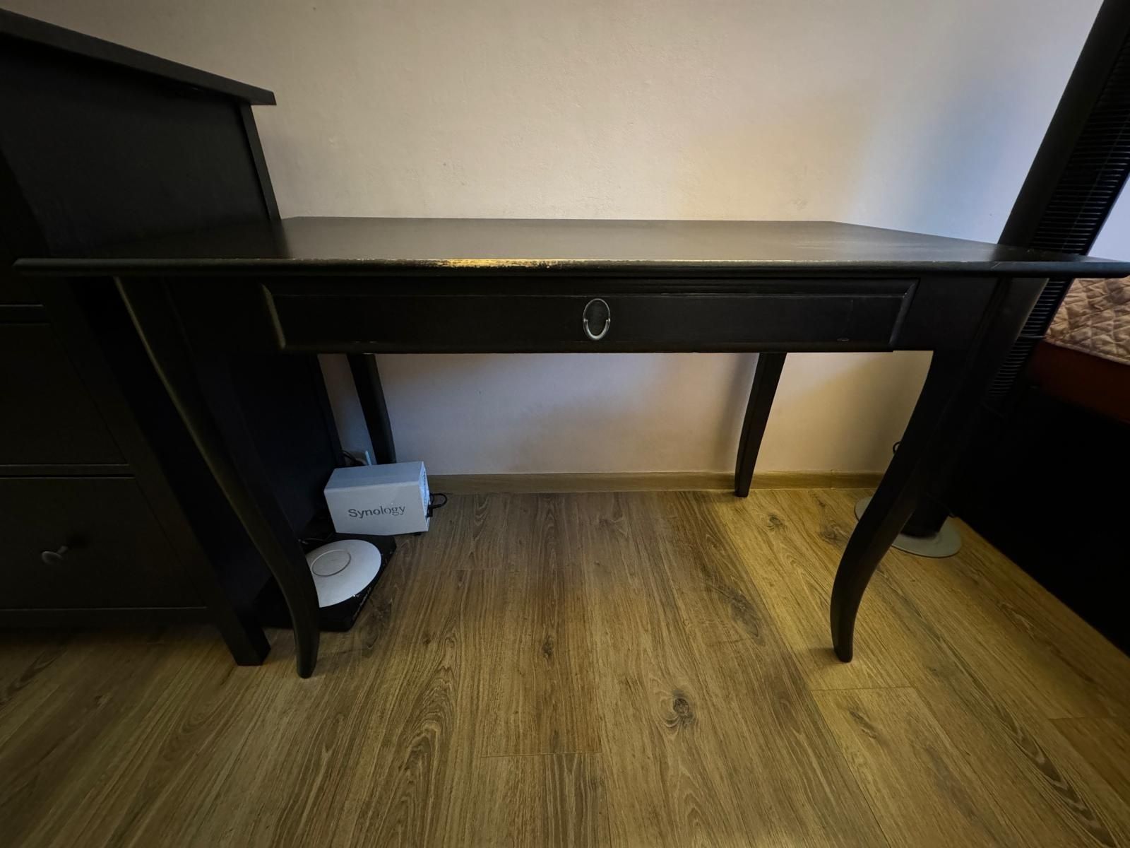 Drewniane biurko IKEA LEKSVIK